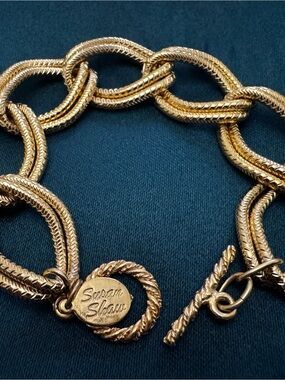 Vintage Susan Shaw Gold Tone Link Bracelet